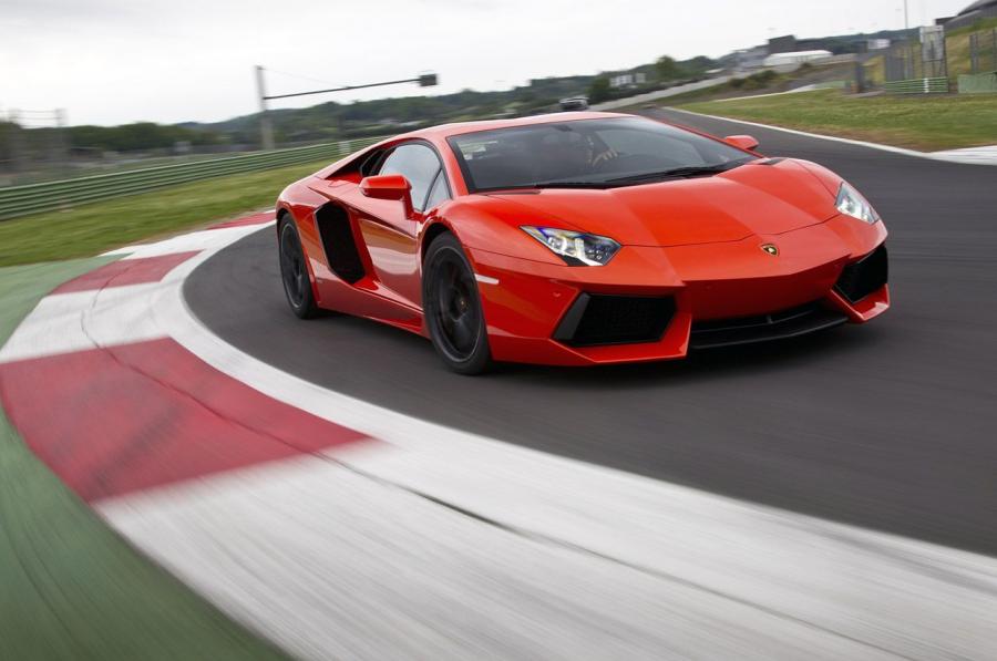  Lamborghini Aventador LP700-4 2011 года  (фото 162 из 204)